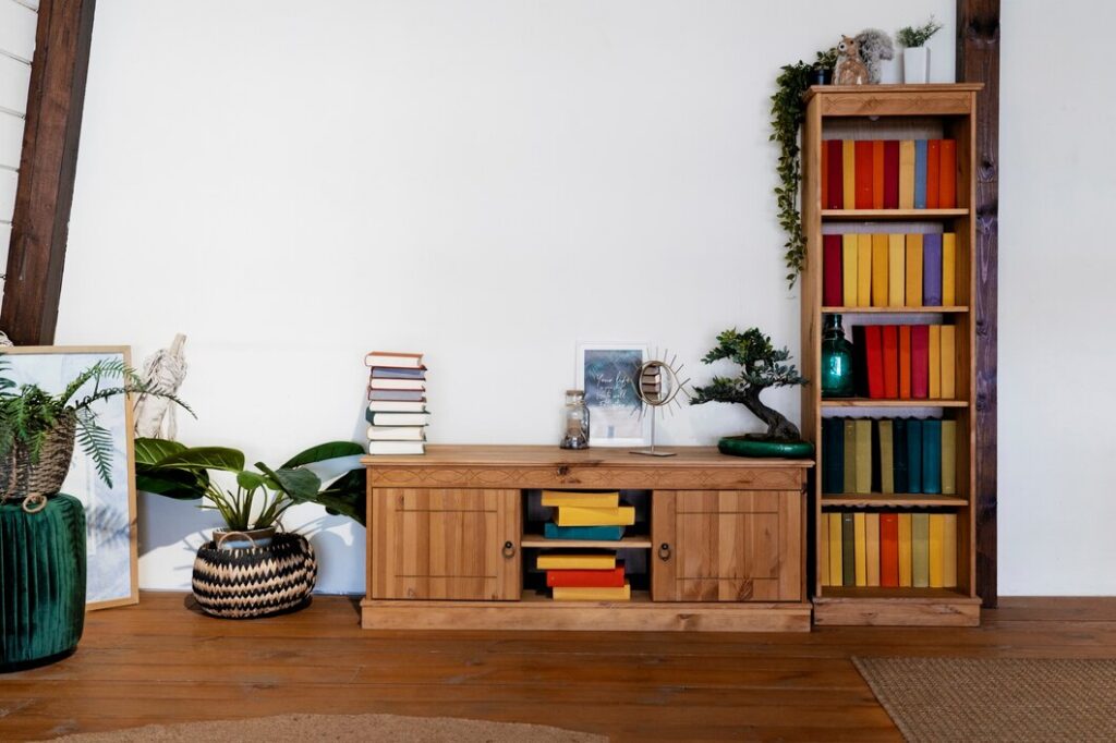 A Well Organized Book Nook