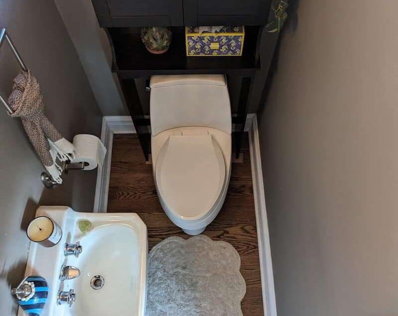 Maximizing Space in Small Bathrooms with Custom Built-ins