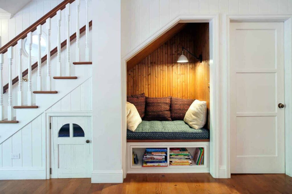 Cozy Book Nook Ideas 01 1 Kindesign