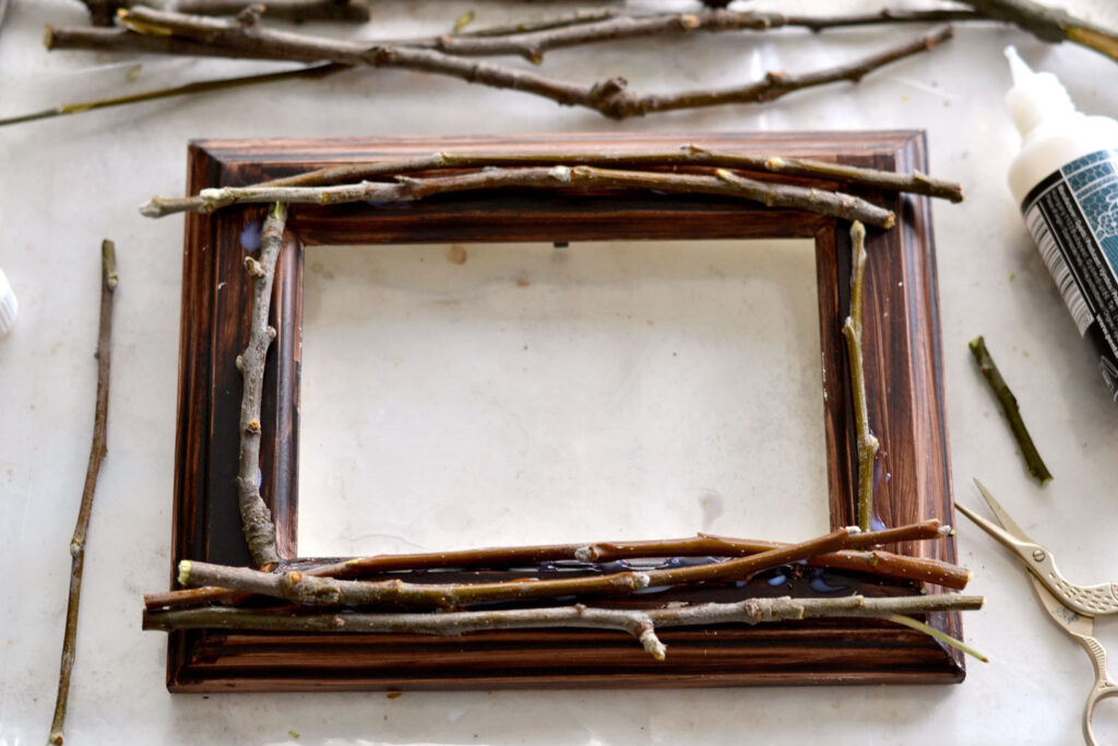 Diy Twig Frame 21
