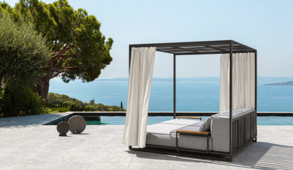 Outdoor Daybed