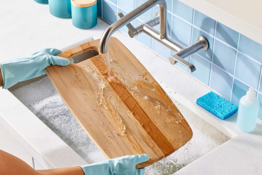 Rs Cleaning Wood Cutting Boards Method 1 Step 1 Preview Bd1d46675c7045318a0e0e099464cbc2