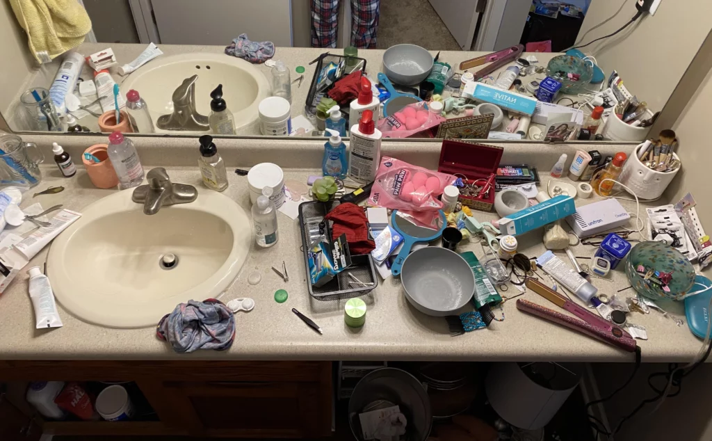 What Does Your Bathroom Counter Look Like Right Now V0 4p13eghdfggd1