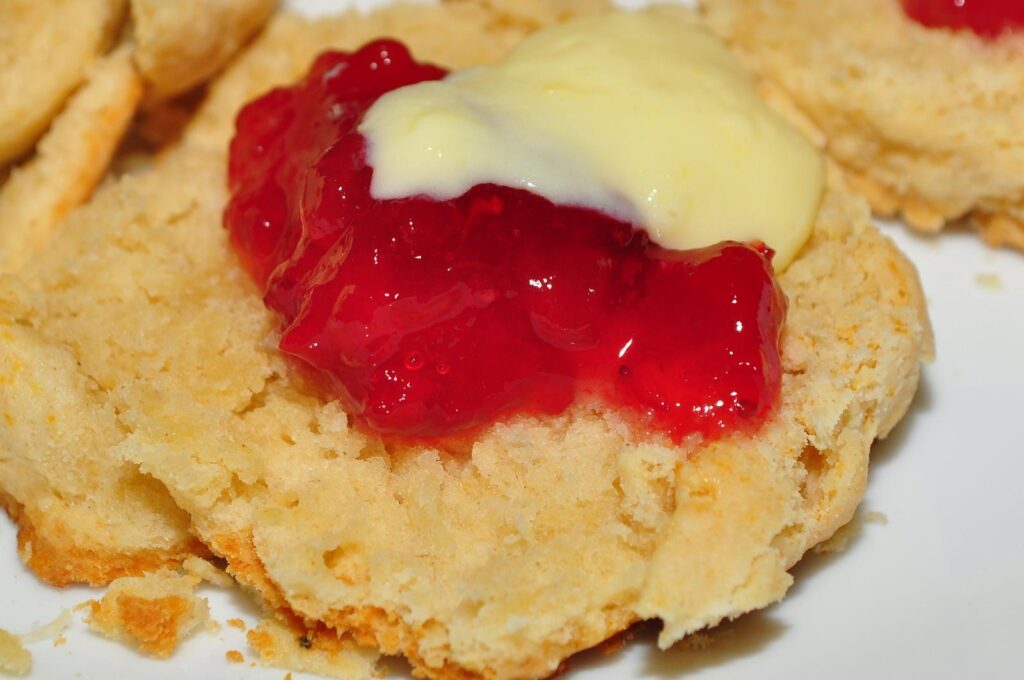 Scones With Lemon Curd And Strawberry Jam (4777947409)