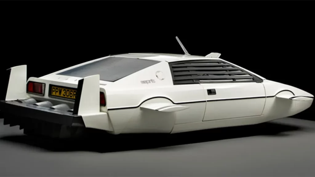 Bond Lotus Rear