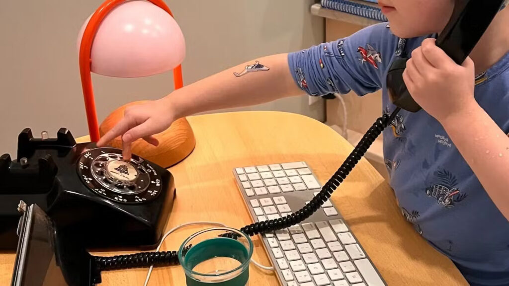 Dialing On A Rotary Phone