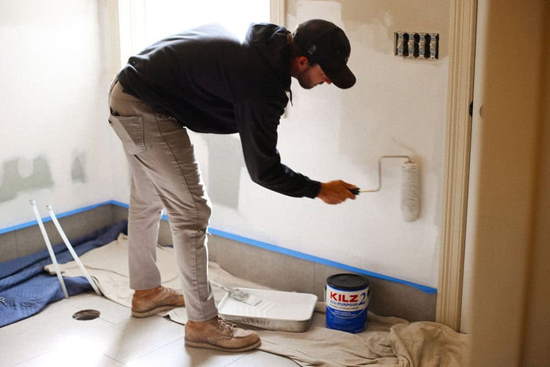 Kilz Blog November Pro Spotlight Bathroom Remodel Jamie Morgan Molitor Rolling Primer
