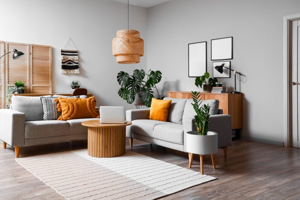 Interior,of,living,room,with,green,houseplants,and,sofas