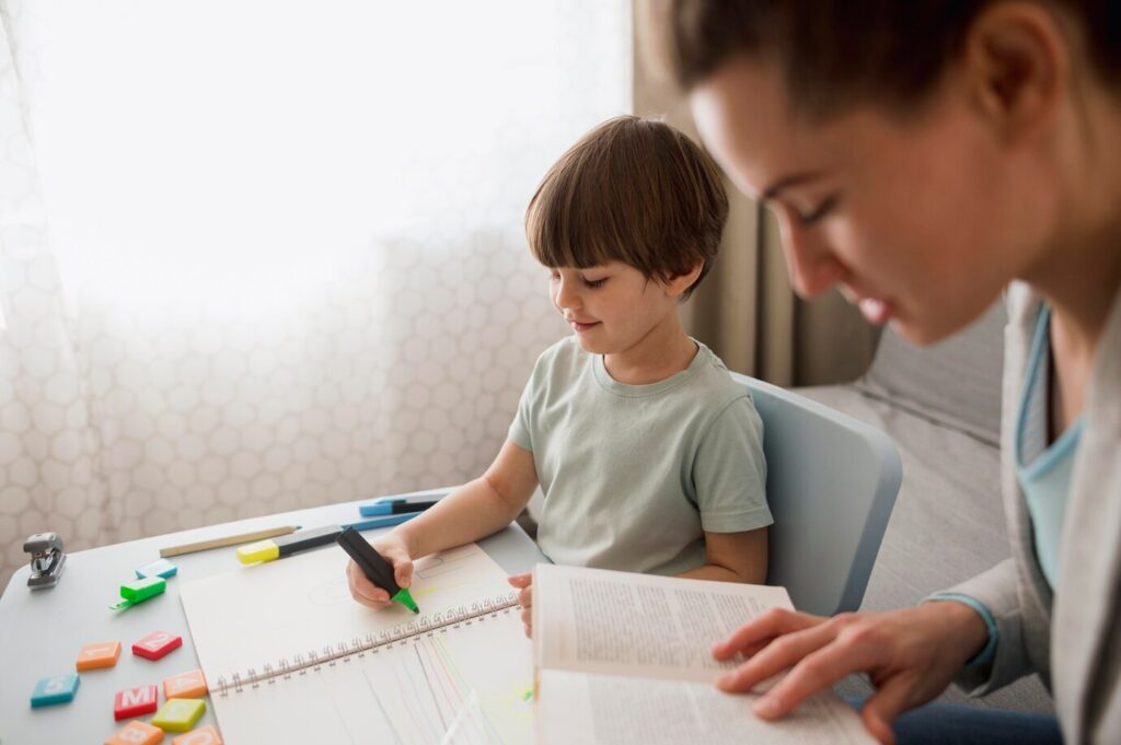 Side View Child Tutor Home 23 2148524538