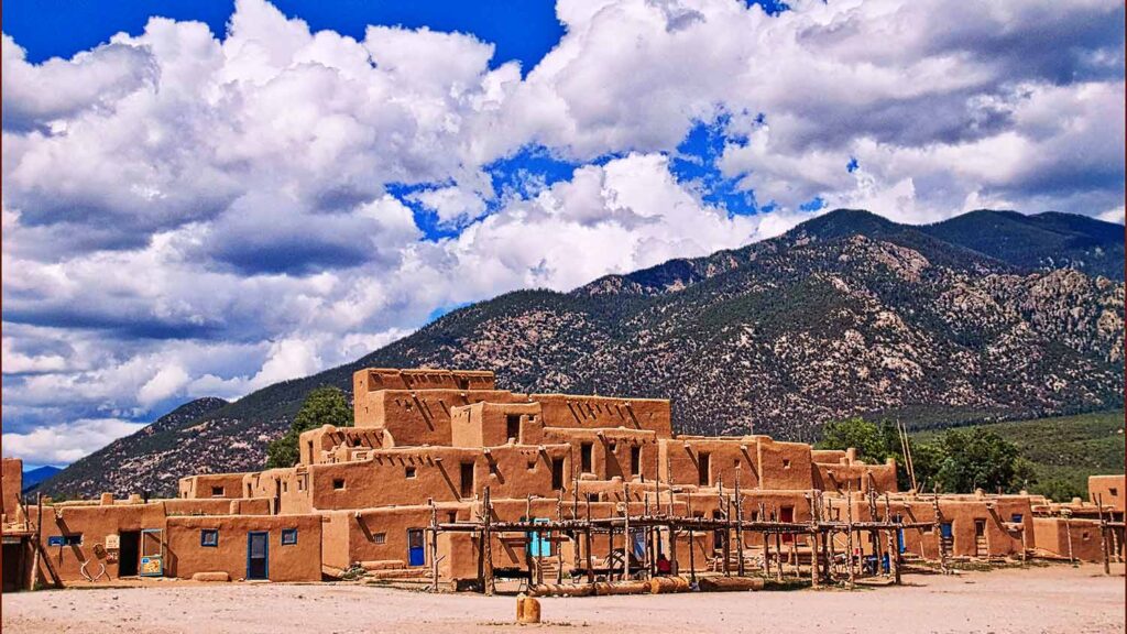 Taos Pueblo, Usa