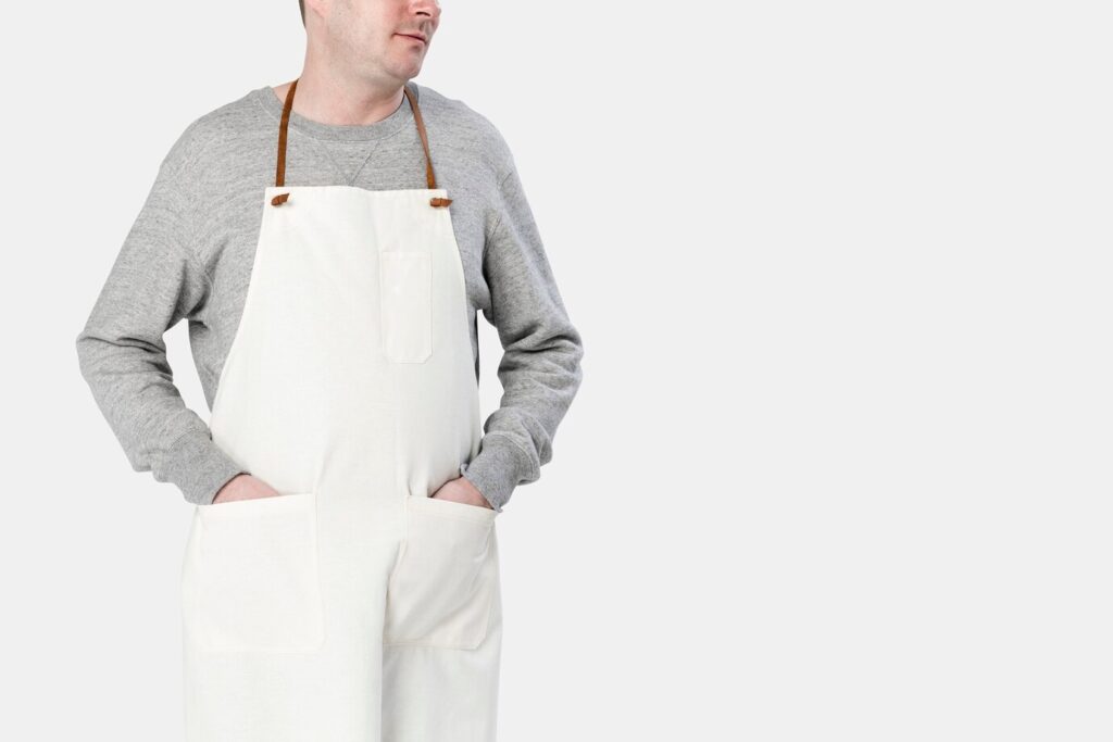 Use An Apron With Pockets For Speed Cleaning