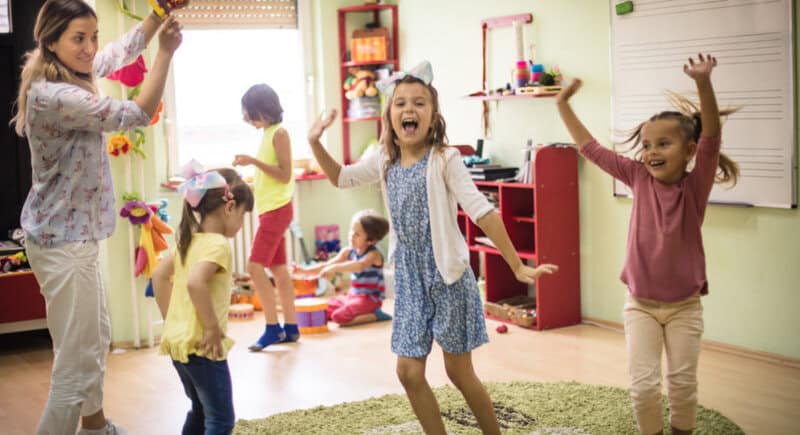 Children Grow Up With Music.