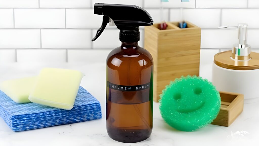 Homemade Mold And Mildew Spray (1)