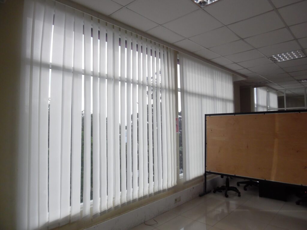 Jual Gorden Kantor Vertical Blind Scaled