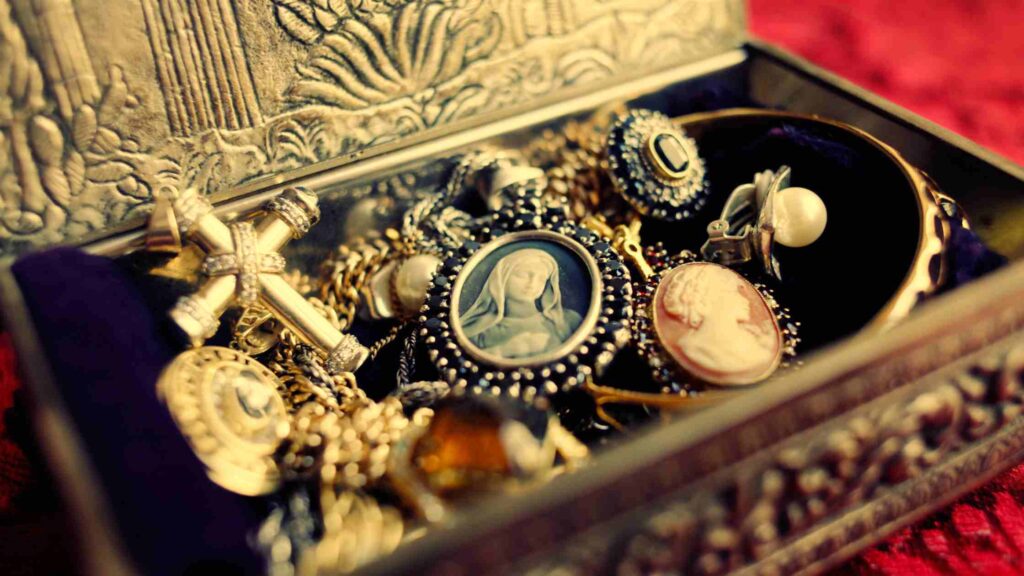 Preserve Heirlooms With Proper Storage
