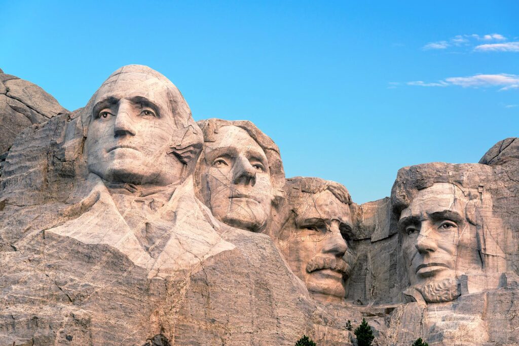 07 10allamericanlandmarks Mountrushmore Shutterstock 506050345