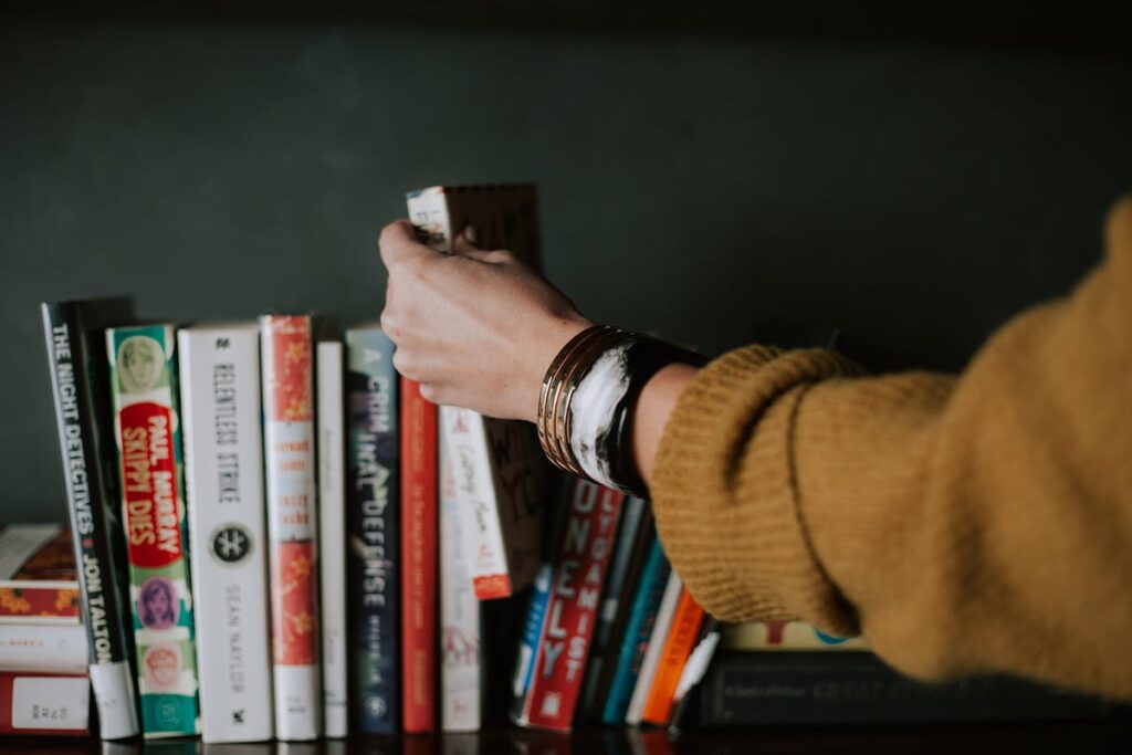 Collecting Organization Books Without Reading Them