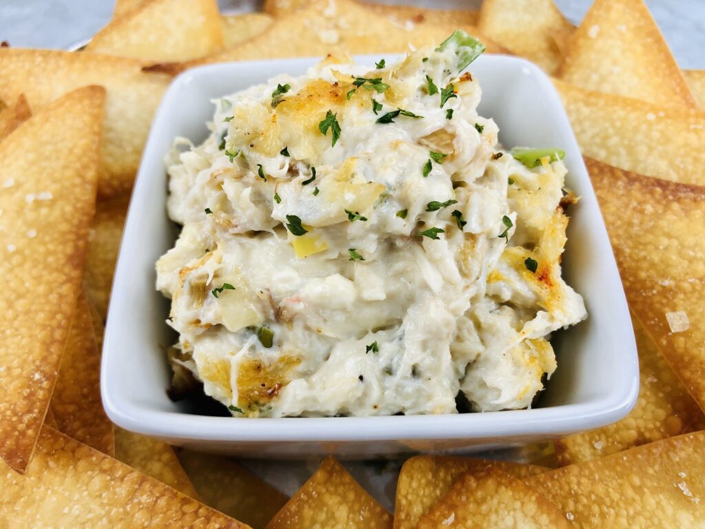 Crab Rangoon Dip With Crackers