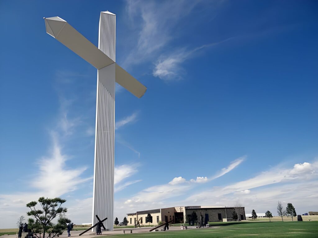 Giantcrossesandreligiousdisplays