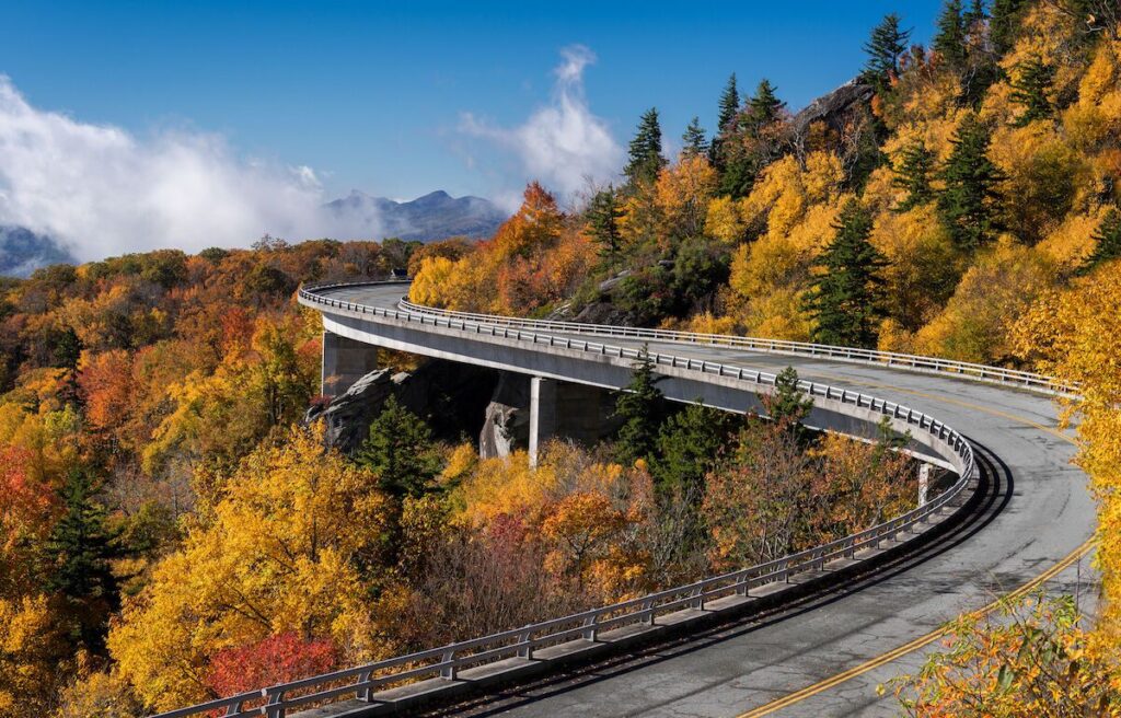 Linn Cove Viaduct In Blue Ridge Parkway North Carolina 1200x769