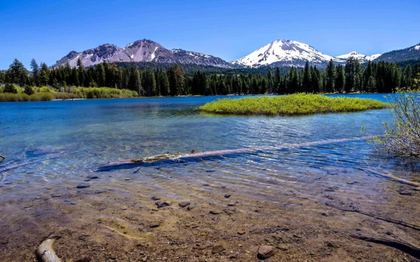 Manzanita Lake In Lassen Volcanic National Park In Northern California 4k Wallpaper Hd 840x525