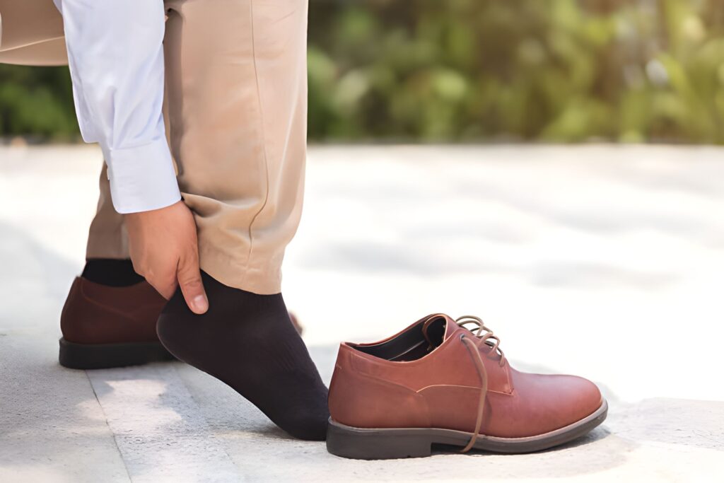 Wearinguncomfortabledressshoes (1)