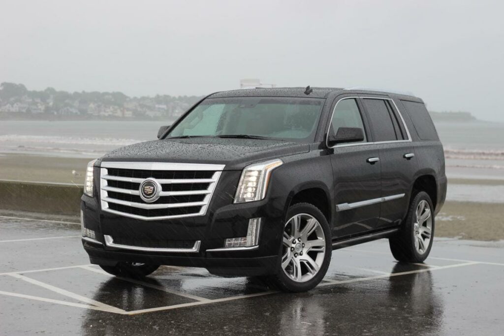 2015 Cadillac Escalade Front 3 4 Rain 1