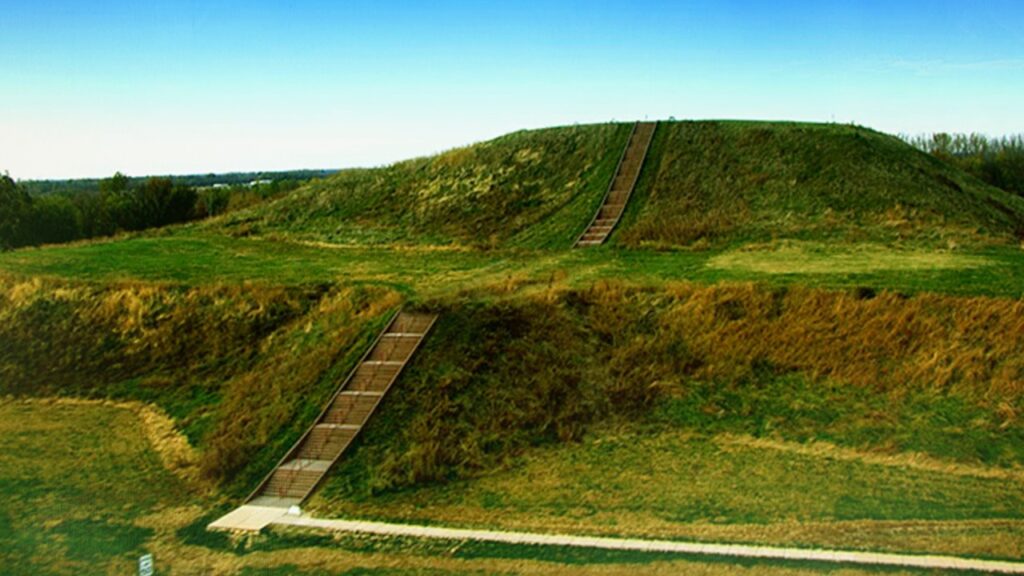 Cahokia Mounds (illinois)
