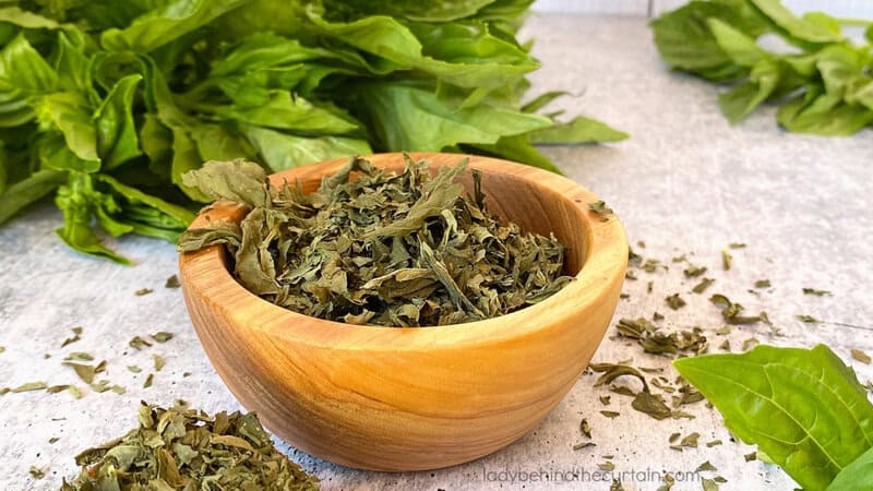 How to dry fresh basil 1 1024x576