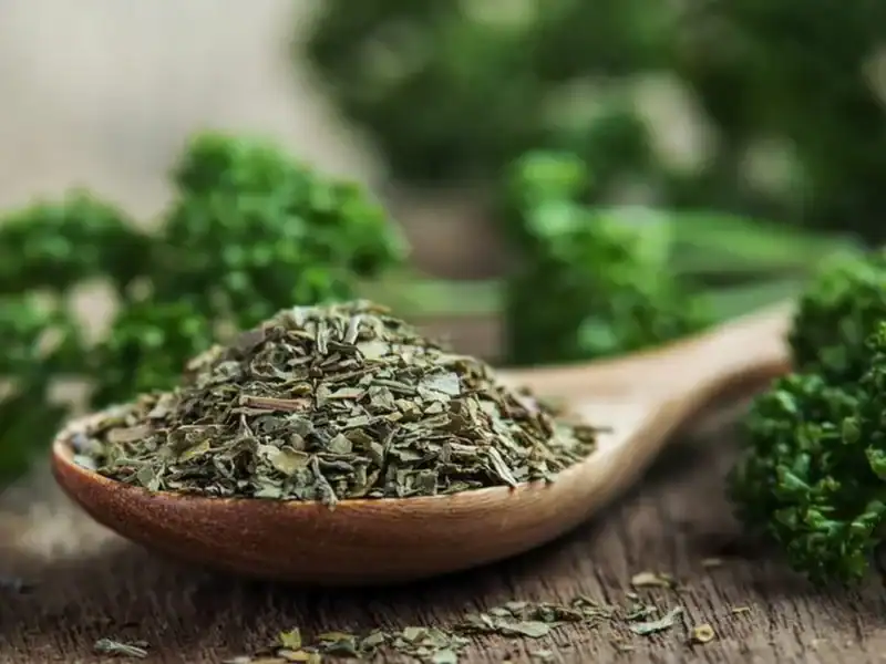 How much dry parsley in a spoon 1200x900 530x@2x