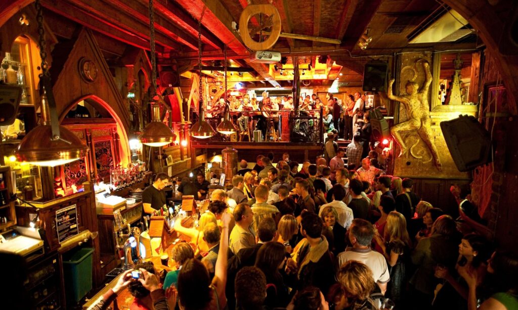 The Quays Pub Galway Irel 014