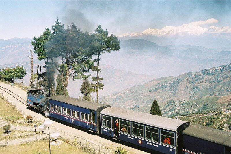 4. The Darjeeling Himalayan Railway, India (1881)