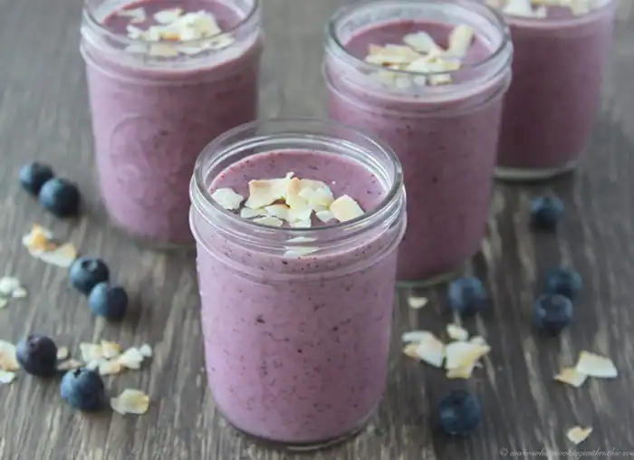 Blueberry coconut smoothie 3