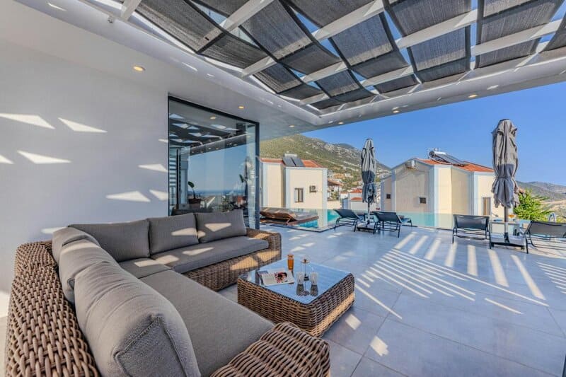 Comfortable Deep-Seating Furniture