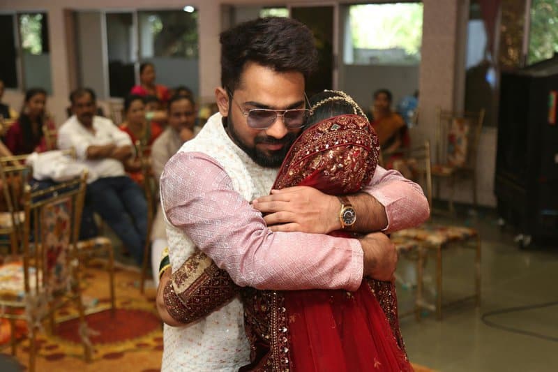 2. Keep the Guest List Simple