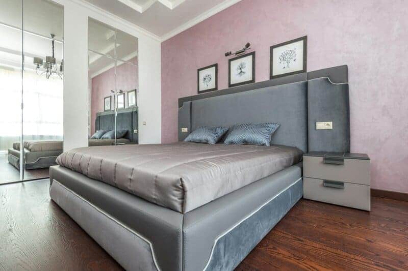 18. Pale Lavender → Dusty Mauve