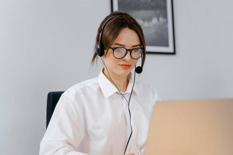 1. Customer Service Representative
