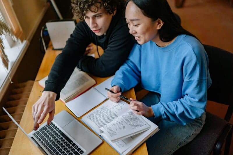 4. Tutor