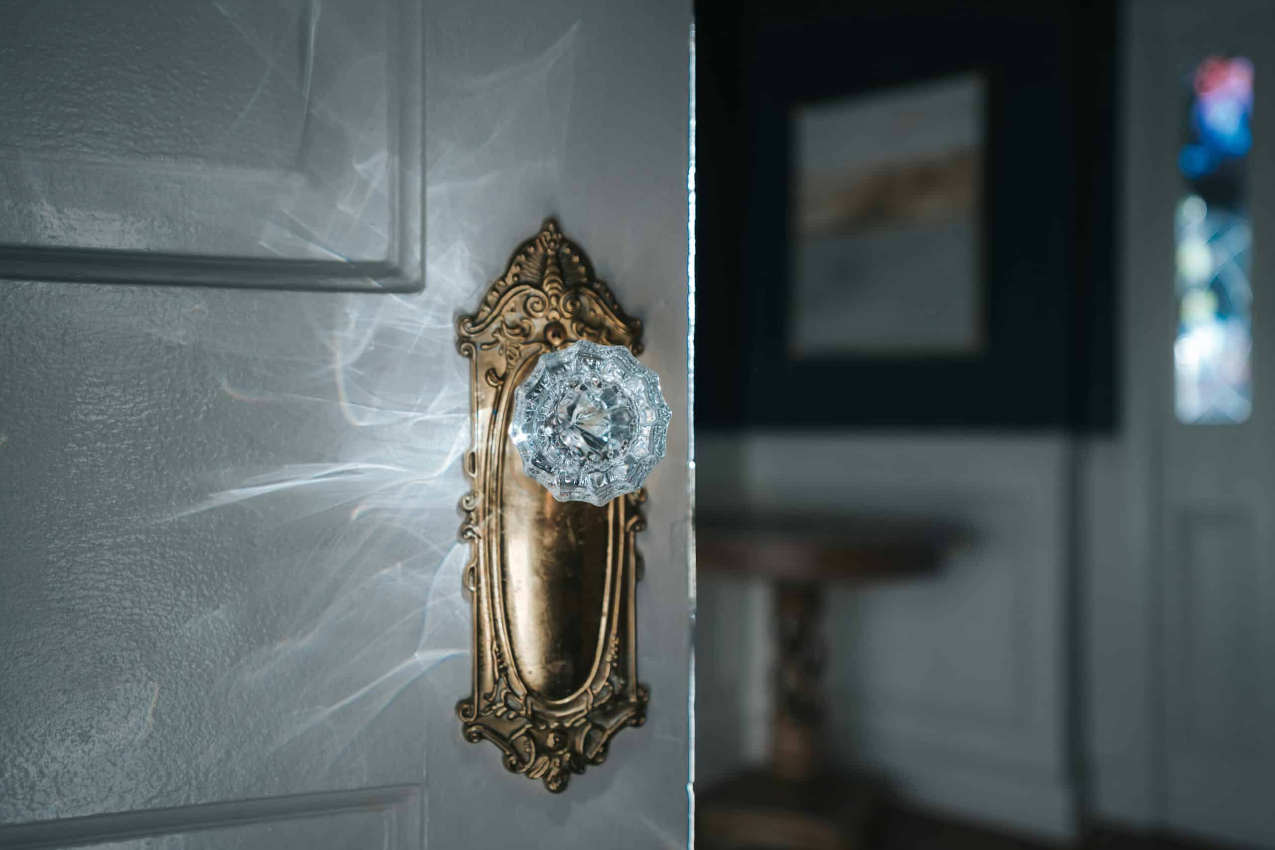 18. Unique Knobs & Pulls